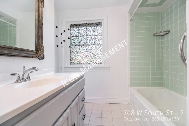 Building Photo - 708 W South St