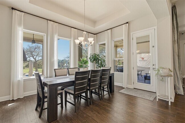 Building Photo - 654 Linden Lp