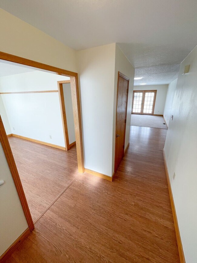 Building Photo - 3 bedroom, 2 bath House