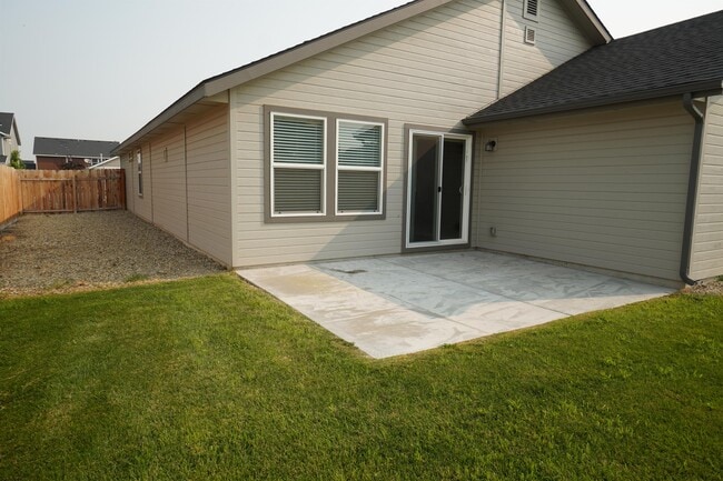 Building Photo - 1701 W Crystal Falls Ave