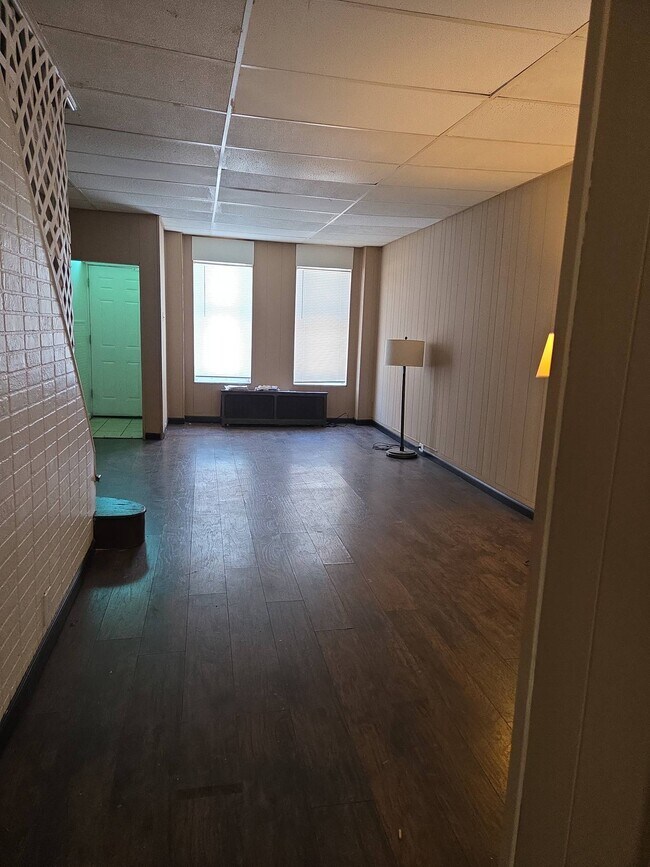 Building Photo - 1816 S Chadwick St