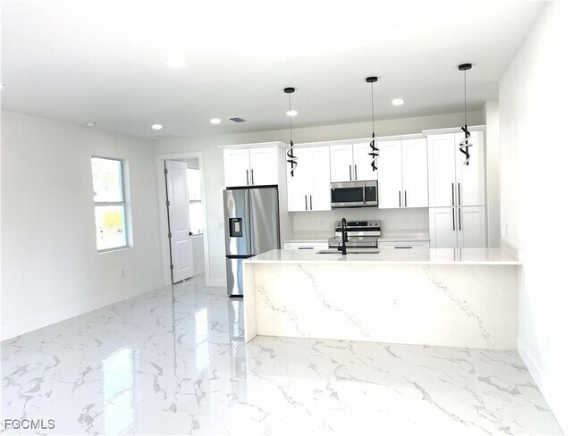 Building Photo - 1901 East 13th Street