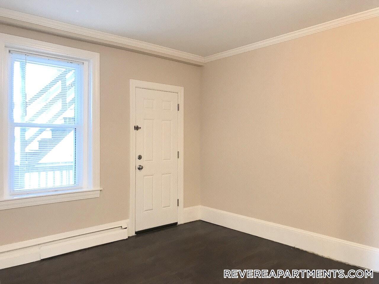 Building Photo - 286 Revere St