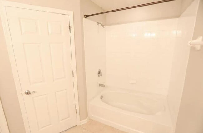 Building Photo - 4213 Highwood Dr