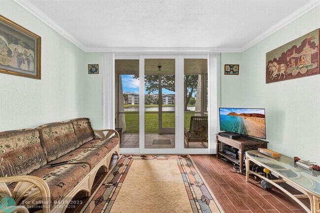 Building Photo - 9430 Poinciana Pl