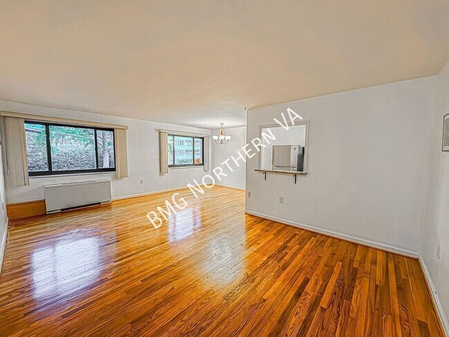 Building Photo - 1200 S Arlington Ridge Rd