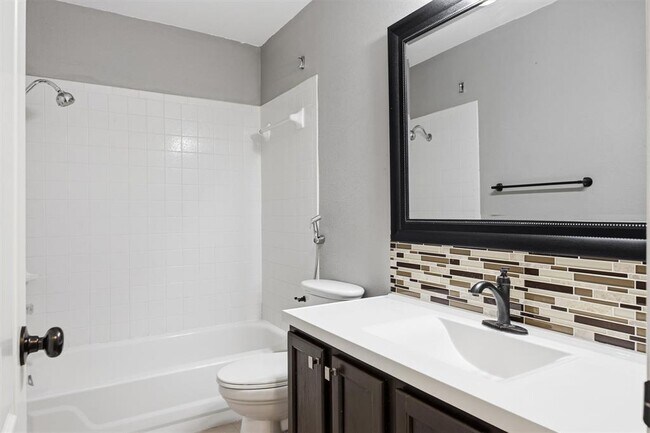Building Photo - 2813 Cortez Dr