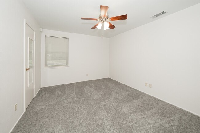 Building Photo - 9622 Highmeadow Dr