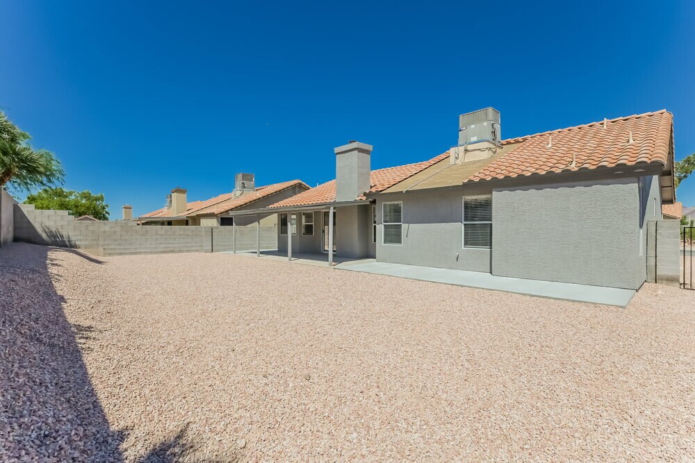 Building Photo - 909 Dodge St