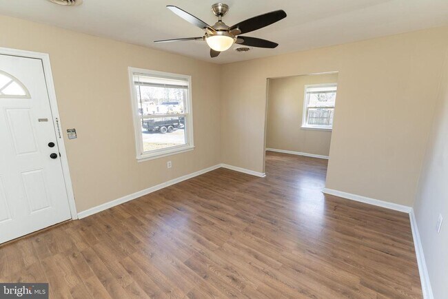 Building Photo - 504 Plover Rd