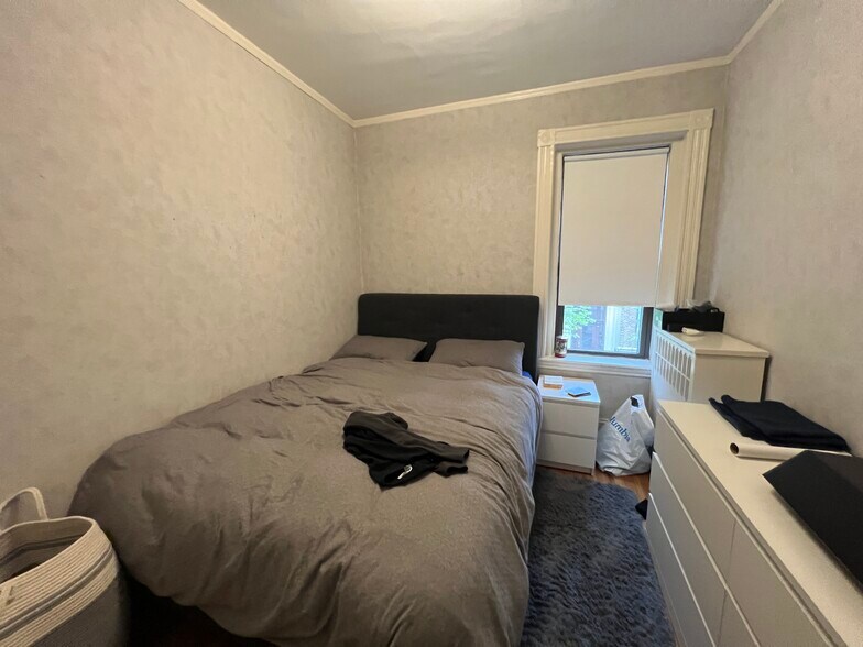 Building Photo - 73 Longwood Ave