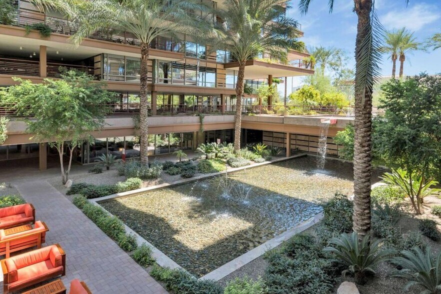 Building Photo - 7137 E Rancho Vista Dr