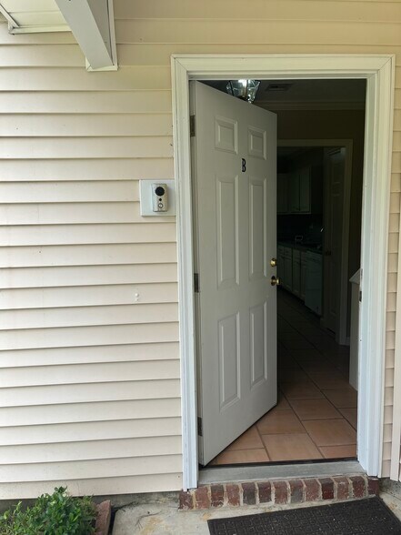 Building Photo - 4 Laura Dr