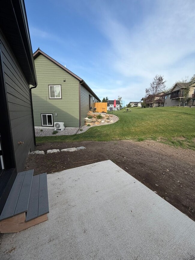 Building Photo - 119 Saddle Loop