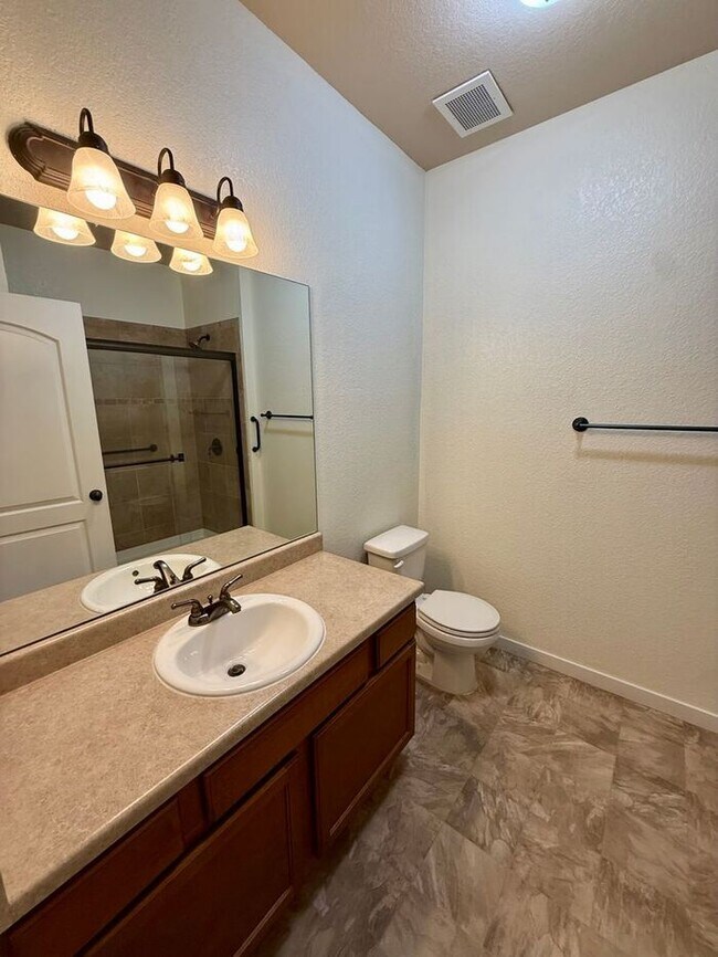 Building Photo - Fantastic 2 Bedroom, 2 Bath Ground Level Condo With Detached Garage in Loveland, Colorado