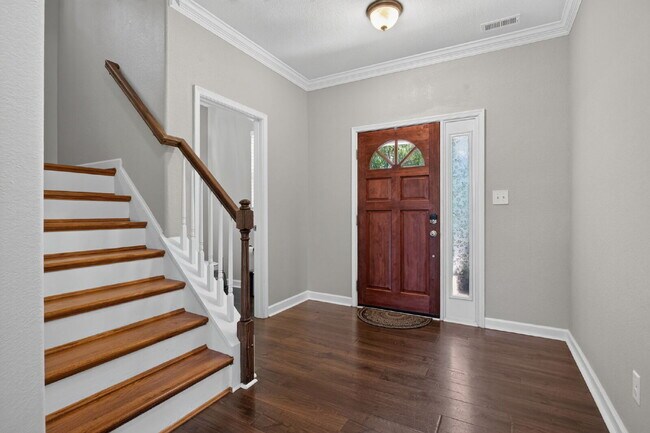 Building Photo - "Spacious 5-Bed featuring TWO PRIMARY SUITES with a beautiful backyard oasis in Norfolk!"