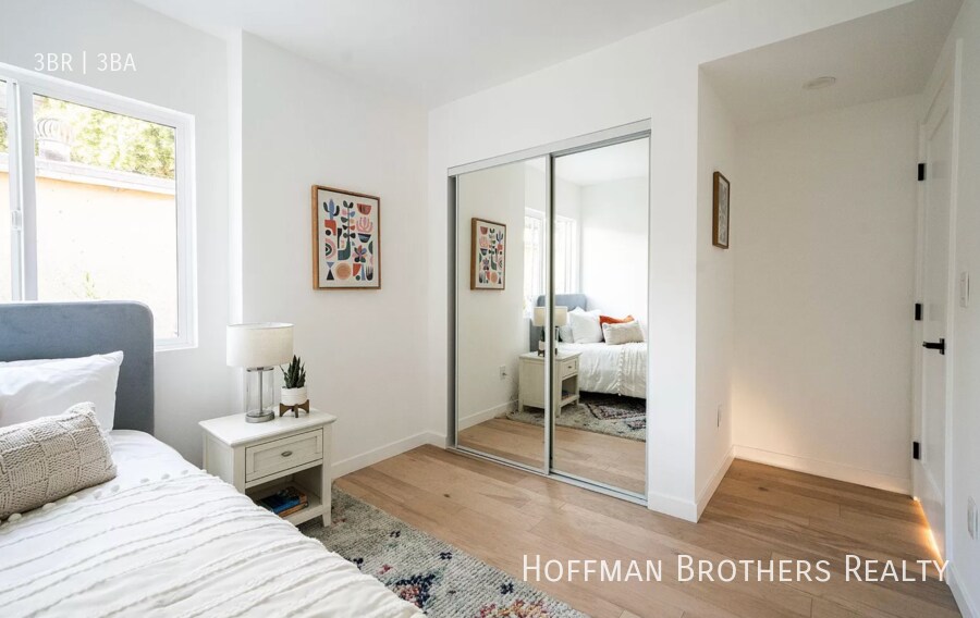 Building Photo - 2681 Roseview Ave