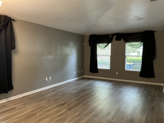 Building Photo - 13684 Chipperfield Ln