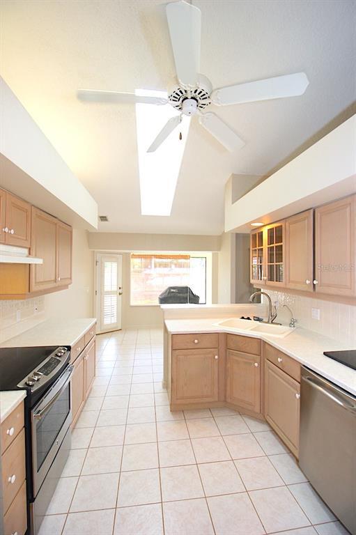 Building Photo - 20 Clarendon Ct N