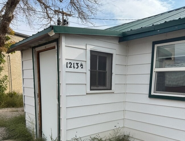 Building Photo - 1213 1/2 West Pine Street