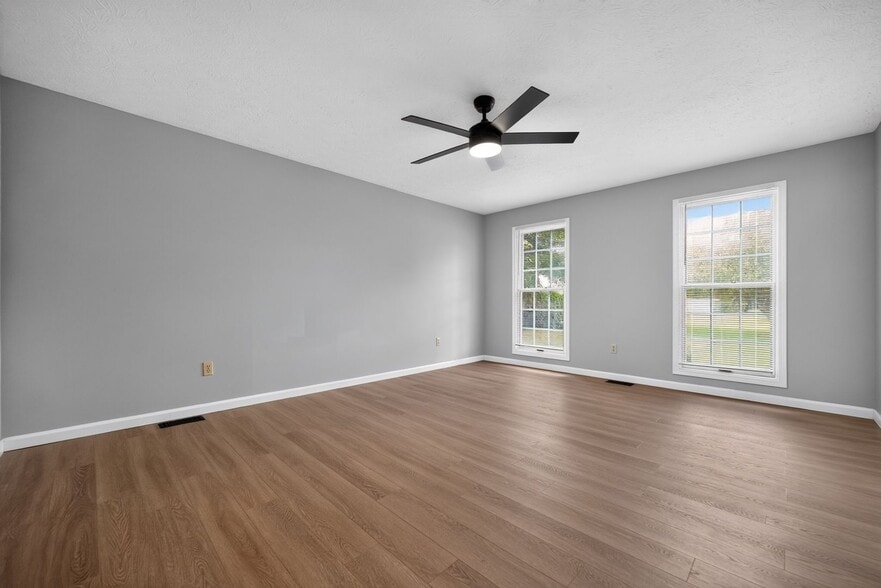Building Photo - 305 Autumn Ridge Dr
