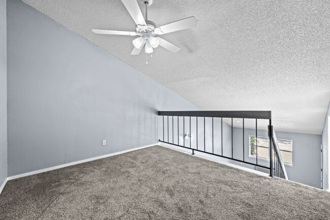 Building Photo - 715 Peach St