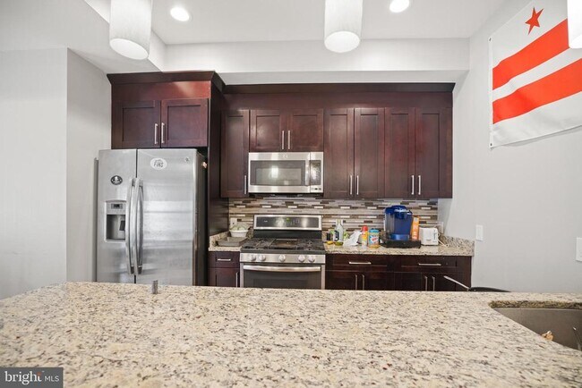 Building Photo - 3205 7th St NE