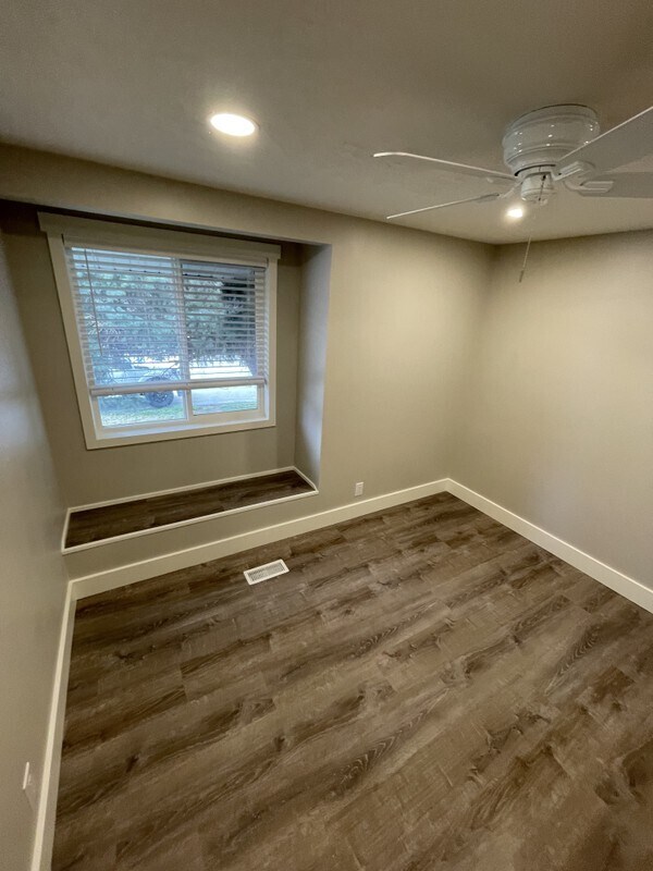 Building Photo - 578 N 660 W
