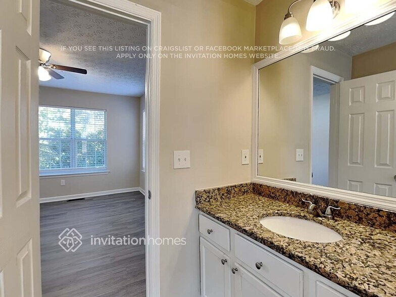 Building Photo - 3863 Creekbank Cove