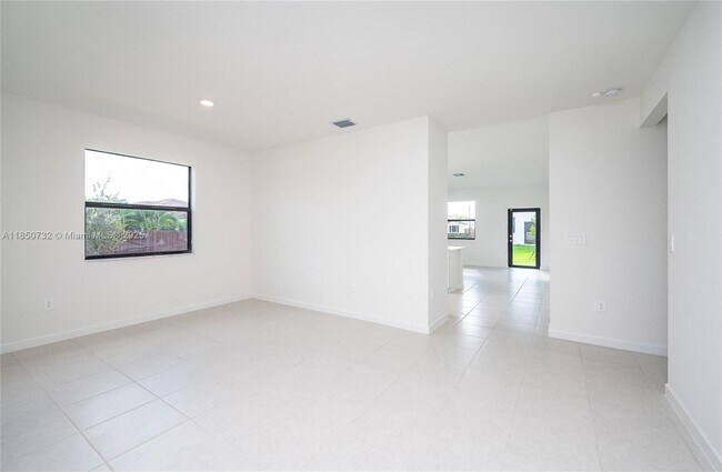 Building Photo - 11856 SW 241 Ter