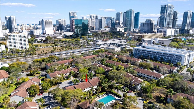 Building Photo - 340 City View Dr