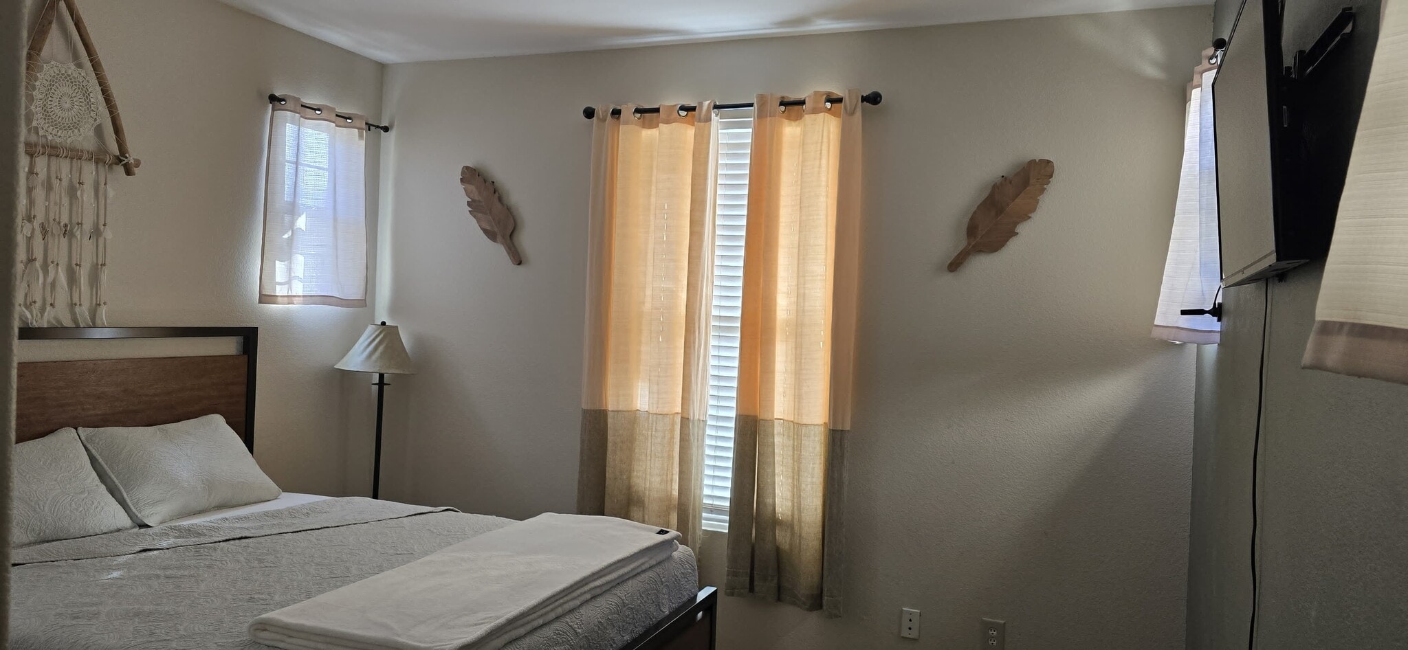 Building Photo - 395 Plaza Calimar