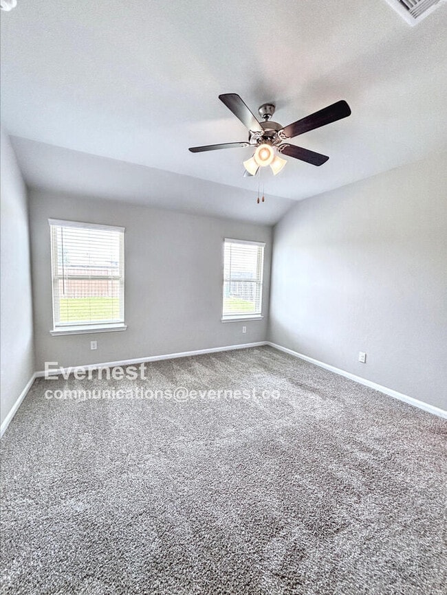 Building Photo - 7418 Highland Chase Dr