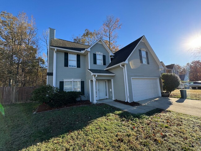 Primary Photo - Large 4/2.5 House in Armuchee- $1,895