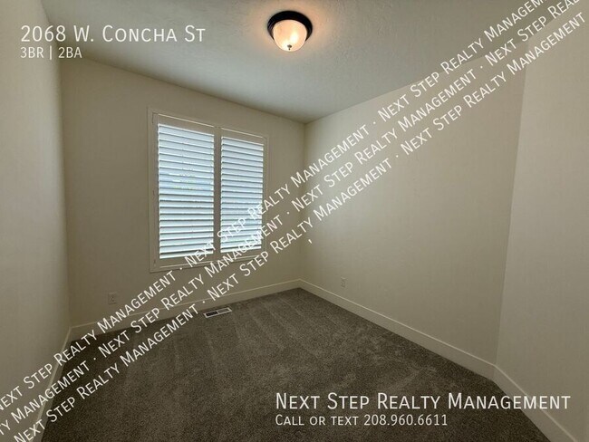 Building Photo - 2068 W Concha St