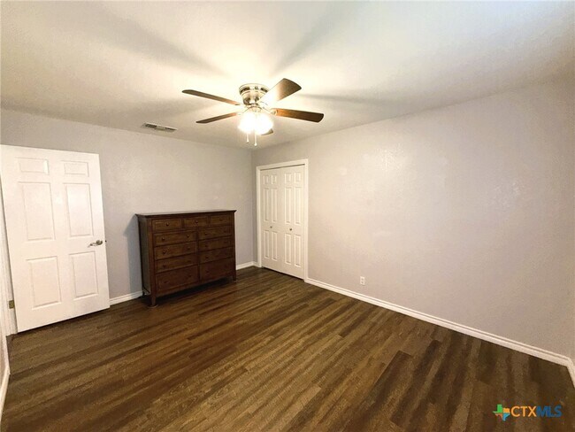 Building Photo - 3117 Kensington Ct