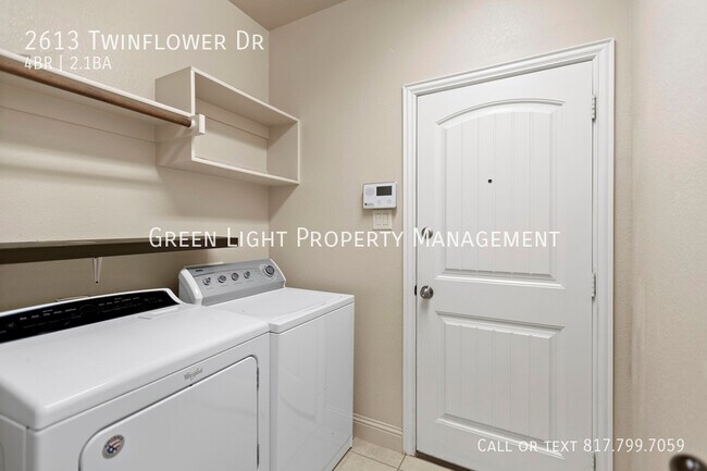 Building Photo - 2613 Twinflower Dr