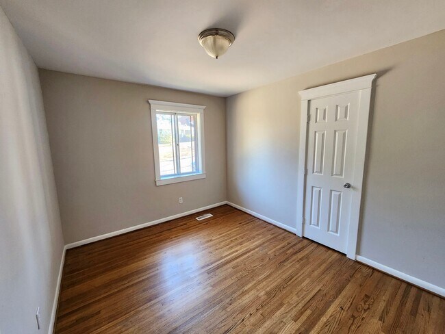 Building Photo - 1628 1st St NW