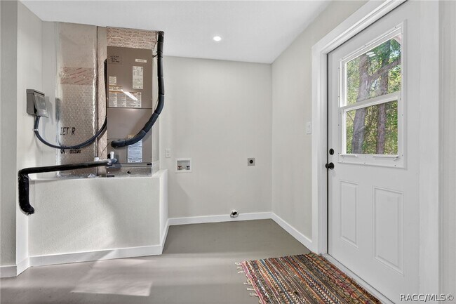 Building Photo - 618 Spruce St