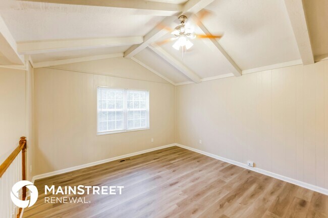 Building Photo - 5796 Dug Hollow Rd