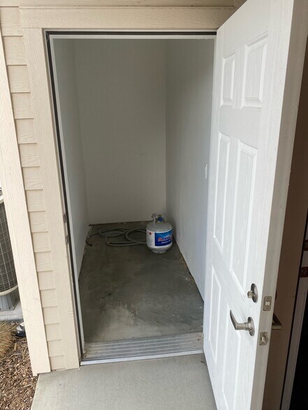 4x8 Storage unit - 11257 W Gabrielle Dr