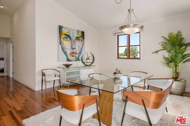 Building Photo - 10617 Eastborne Ave