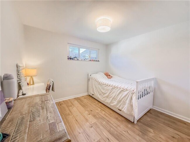 Building Photo - 92 Claireview Dr