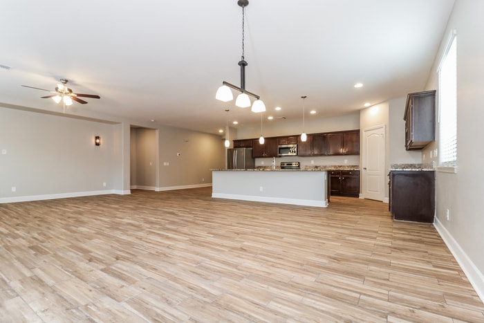 Building Photo - 15862 W Desert Hills Dr