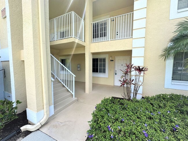 Building Photo - ** VILLAGES AT EMERALD LAKES ** 2 BED / 2 ...
