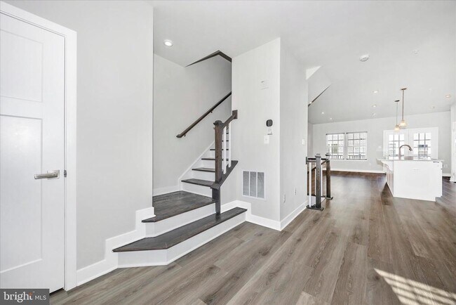 Building Photo - 195 Bel Aire Ln