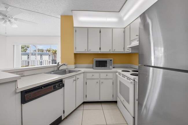 Building Photo - 7535 S Oriole Blvd