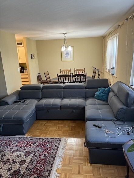 Building Photo - 893 Farmington Ave