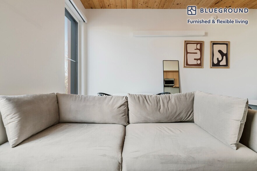 Building Photo - 154 Broadway