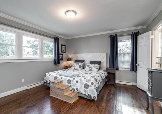 Building Photo - Low Maintenance 4BR/2BA Home near Downtown Greenville!